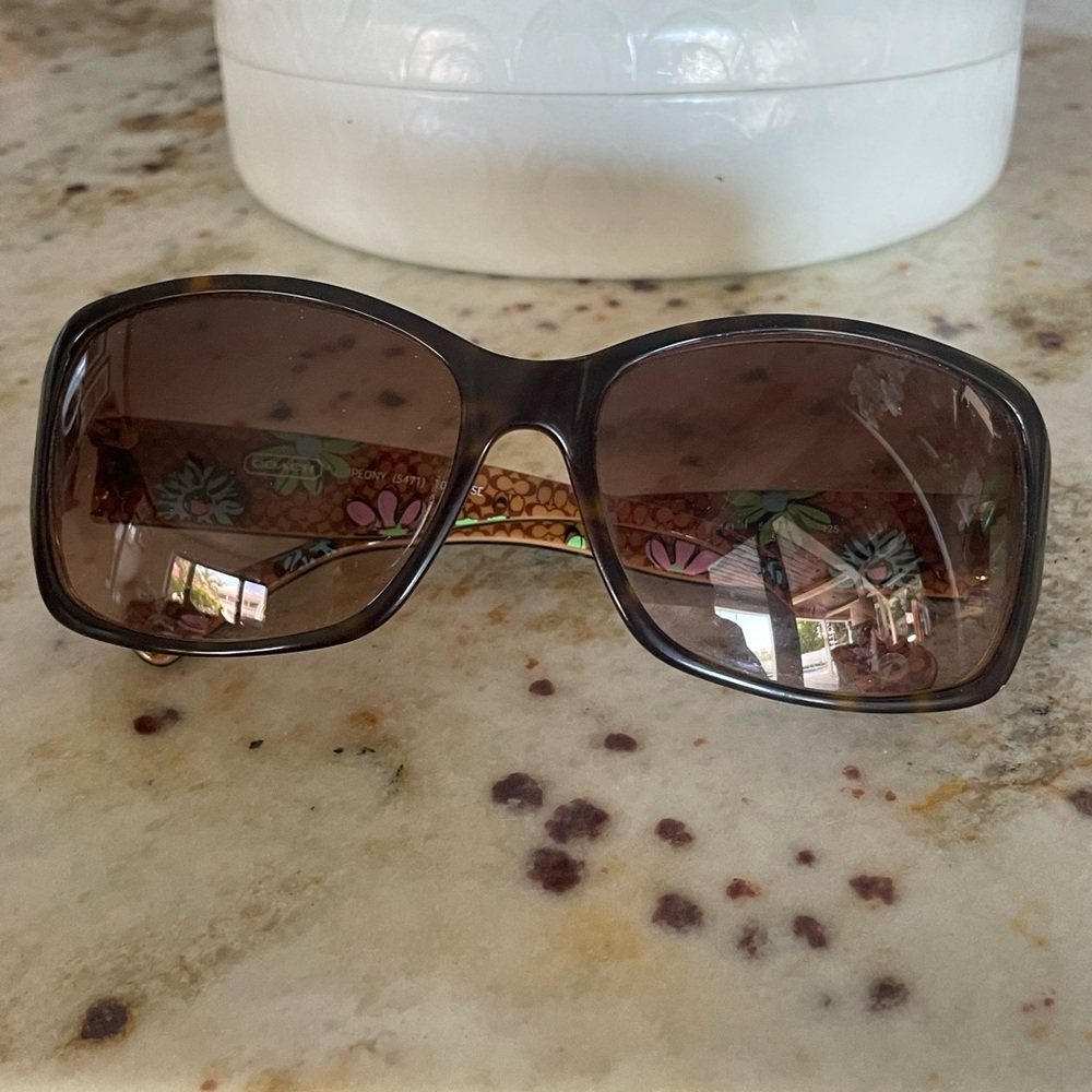 Coach Sunglasses - Picture 3 of 6